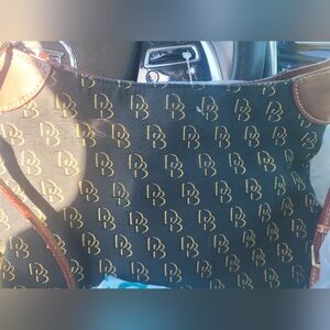 Large dooney & bourke bag good condition